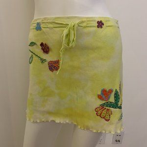 Pin Up Stars Green with hand-sewn / flower patches